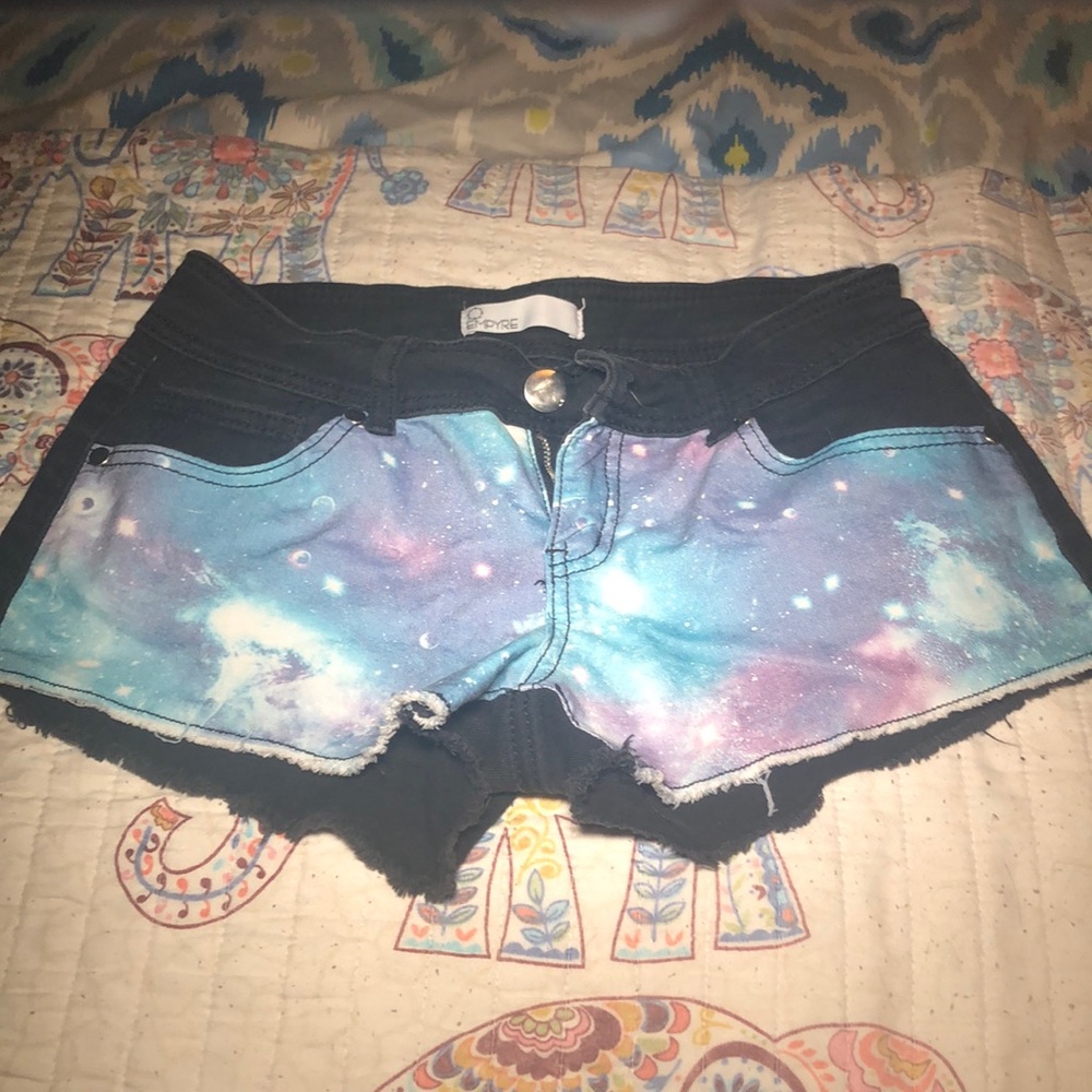 Empyre galaxy black shorts size 7